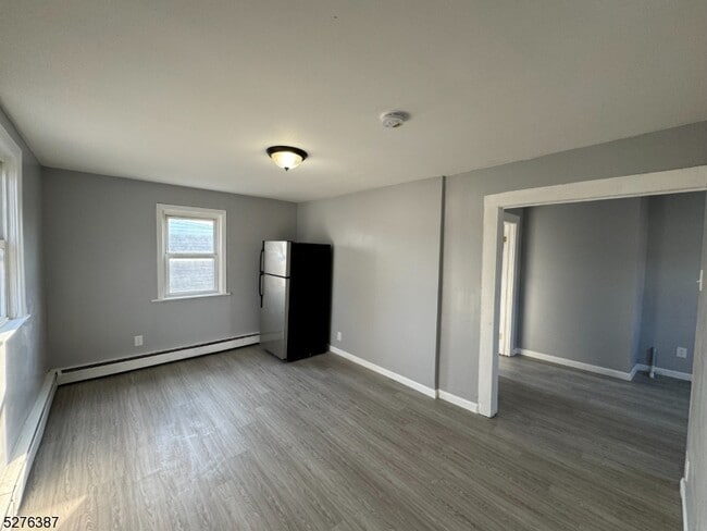 Building Photo - 326 Oregon St