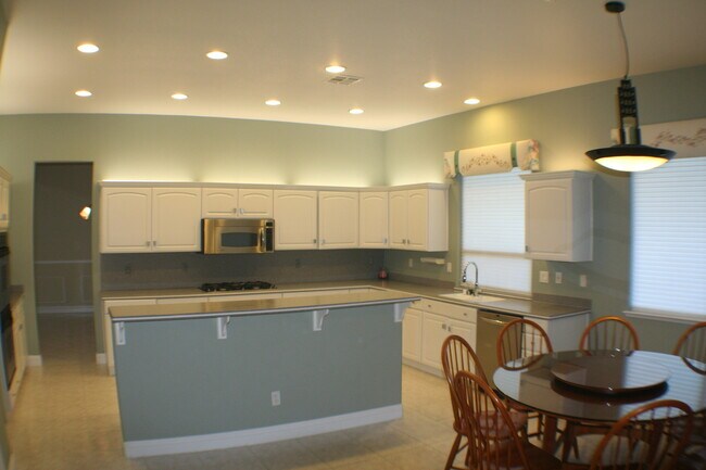 Foto del edificio - Incredible Green Valley Ranch stunner!