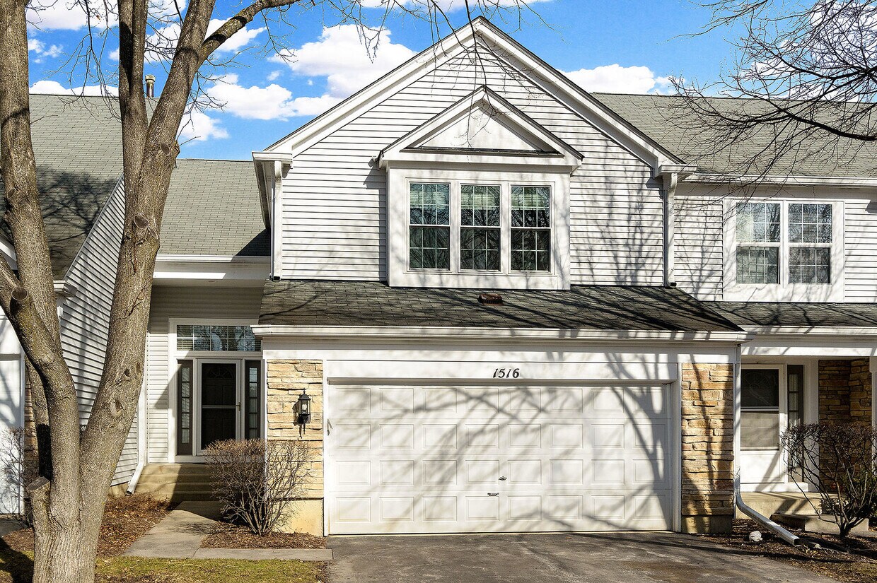 Primary Photo - 1516 Diamond Dr