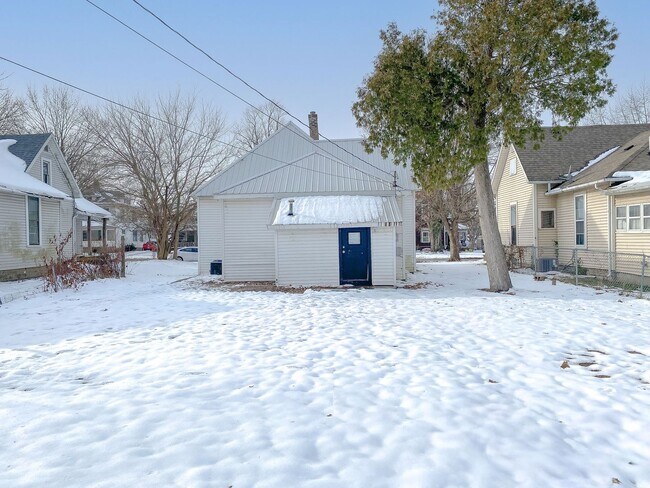 Foto del edificio - 3 bedroom 2 bath home