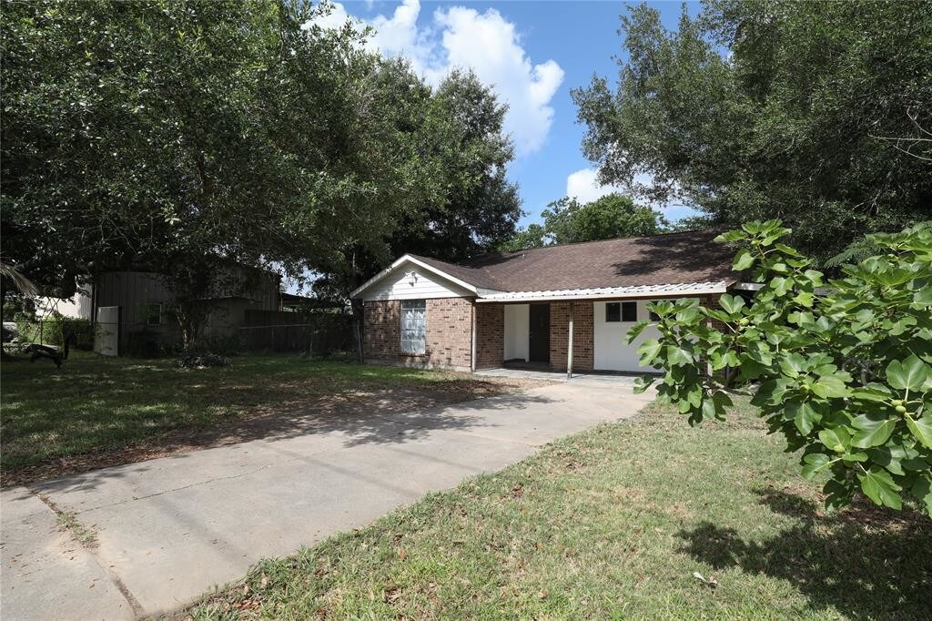 Primary Photo - 3825 Harkey Rd