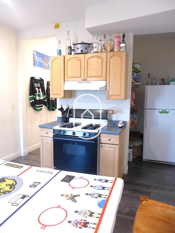 Building Photo - 92 Calumet St