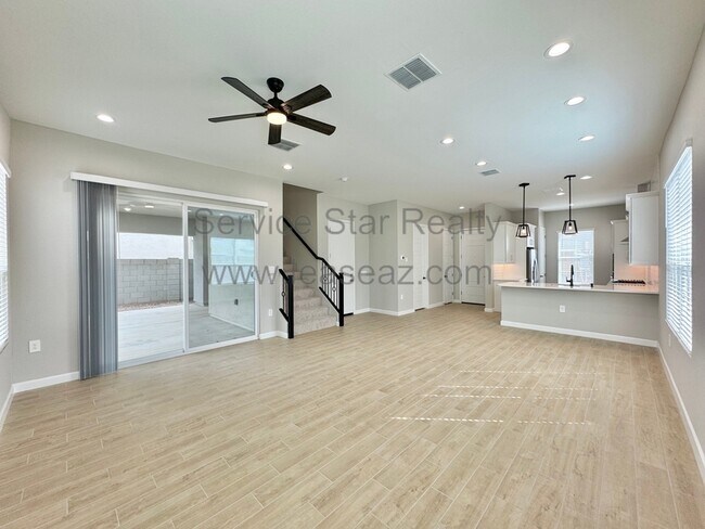 Foto del edificio - 5110 E Hartford Ave