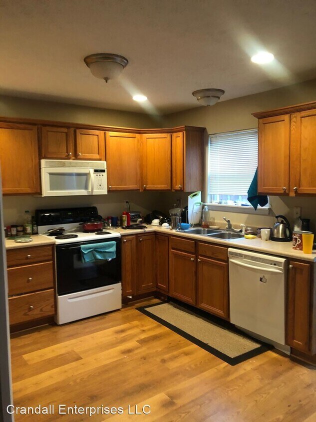 Foto del edificio - 3 br, 2.5 bath House - 1907 Cal Drive