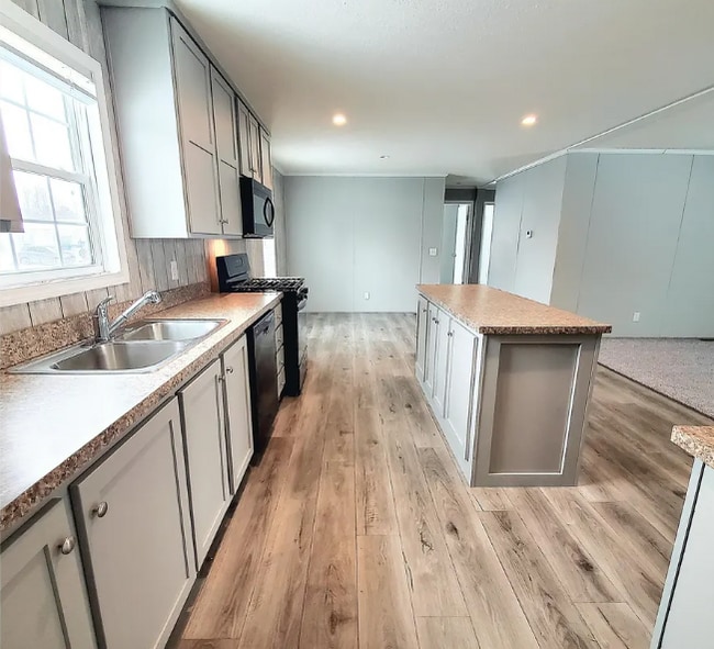 Foto del edificio - 8026 Harbour Dr