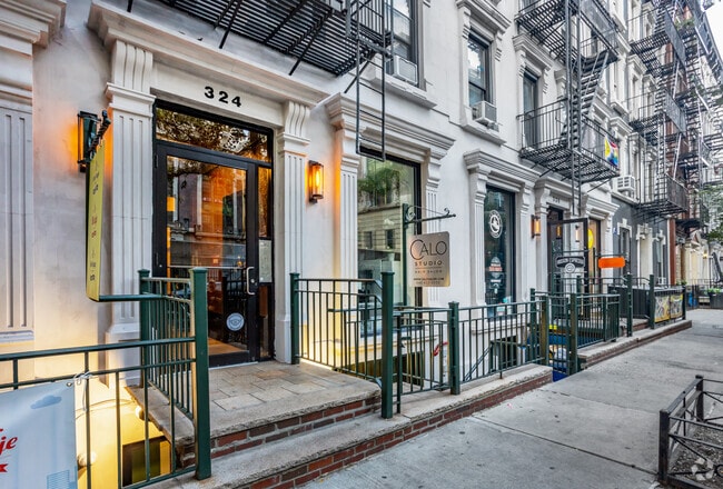 Entrance - 324-326 W 47th St