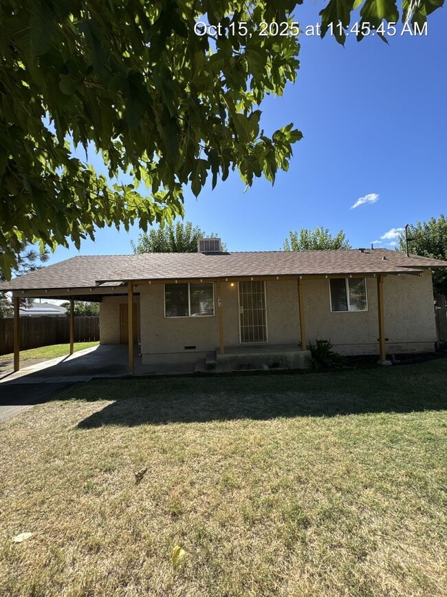 Building Photo - Nice Woodlake apartment for rent!