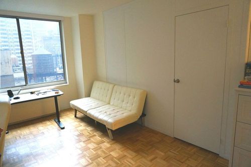 Foto principal - 147 E 48th St