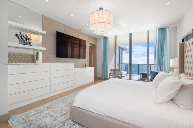 Foto del edificio - 9703 Collins Ave