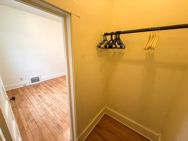 Foto del edificio - 209 E Harding Ave