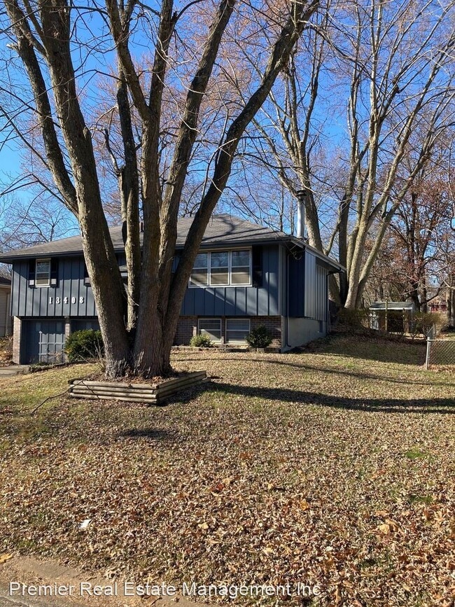 Foto del edificio - 3 br, 1.5 bath House - 13408 Lowell Ave