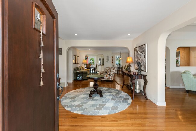 Foto del edificio - 4BD/2.5BA California Coastal Home with Swe...
