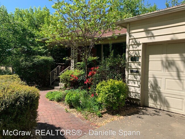 Foto del edificio - 3 br, 1.5 bath House - 2668 S Vandalia Ave.