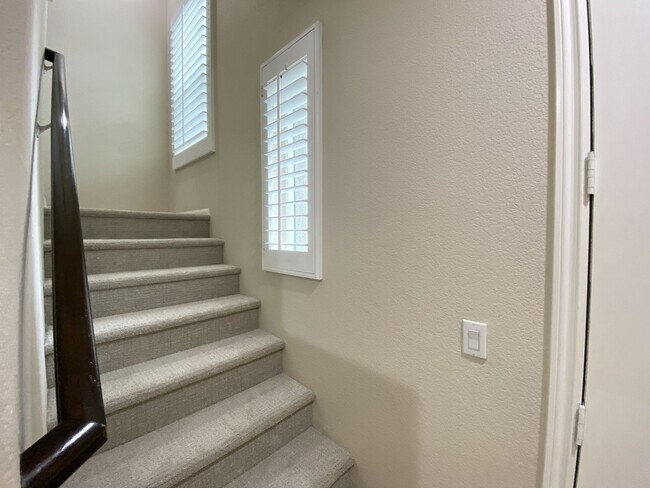 Foto del edificio - 2bd/2.5ba Townhouse with A/C in San Elijo ...