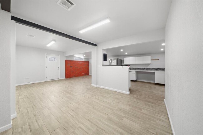 Foto del edificio - 12995 Clarewood Dr