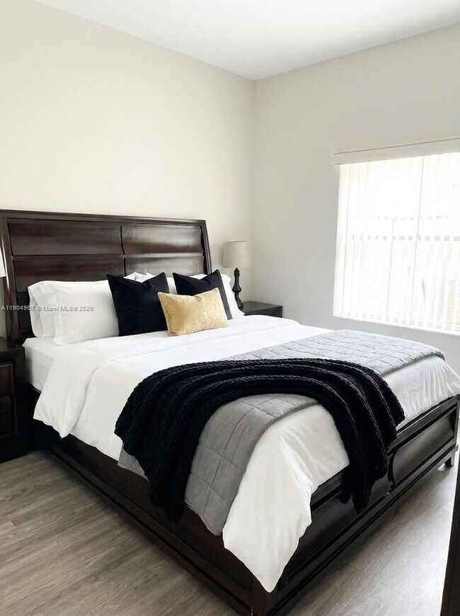 Foto del edificio - 8116 NW 199th Terrace