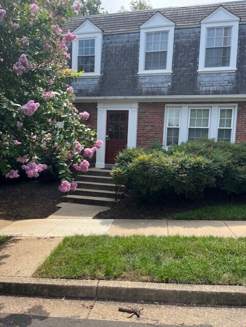 Foto del edificio - 1900 Key Blvd