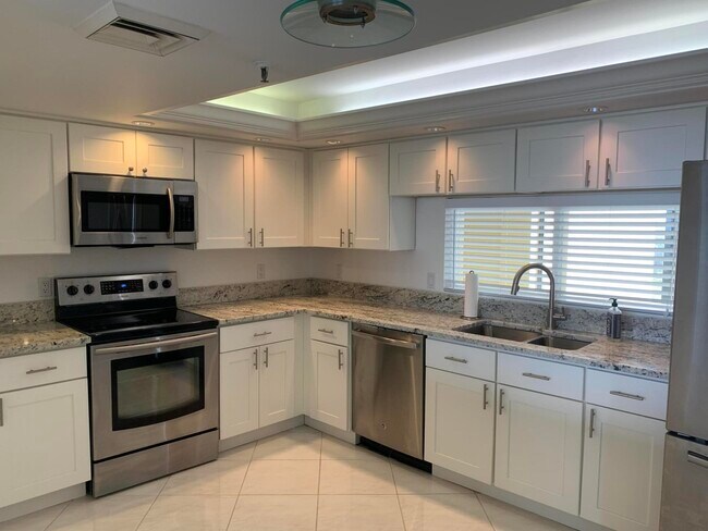 Building Photo - 2480 Presidential Way