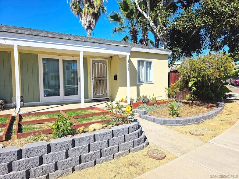 Foto principal - 4942 Jumano Ave