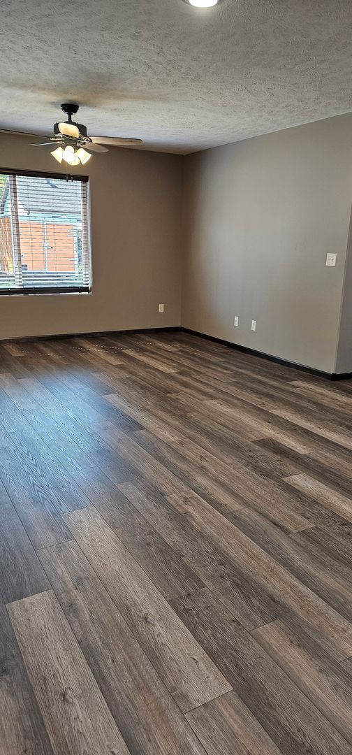 Foto del edificio - 816 Phoenix Ct