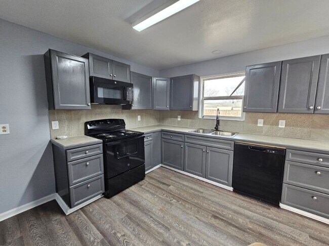 Building Photo - Home in Jacksonville