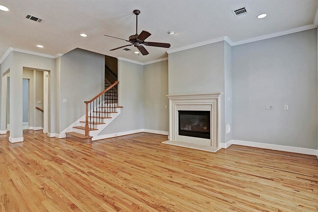 Building Photo - 1211 W Hunters Creekway Dr