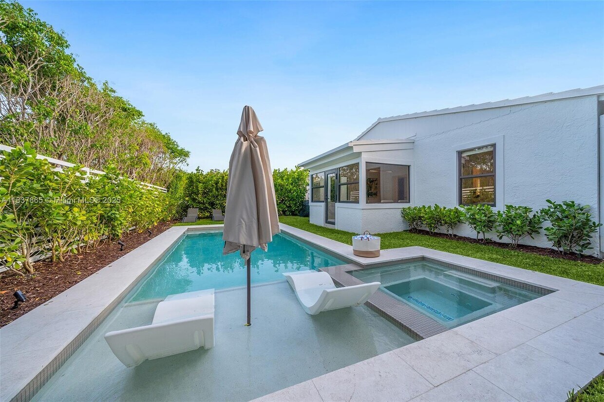 Foto principal - 8844 Abbott Ave