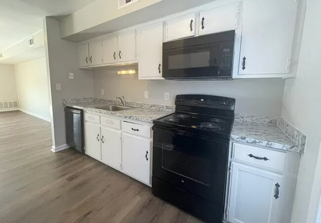 Building Photo - 71 W County St