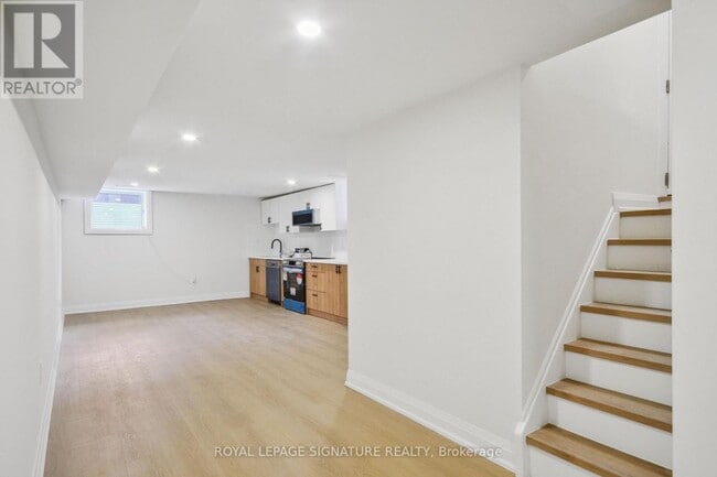 Building Photo - 129 Kenilworth Ave