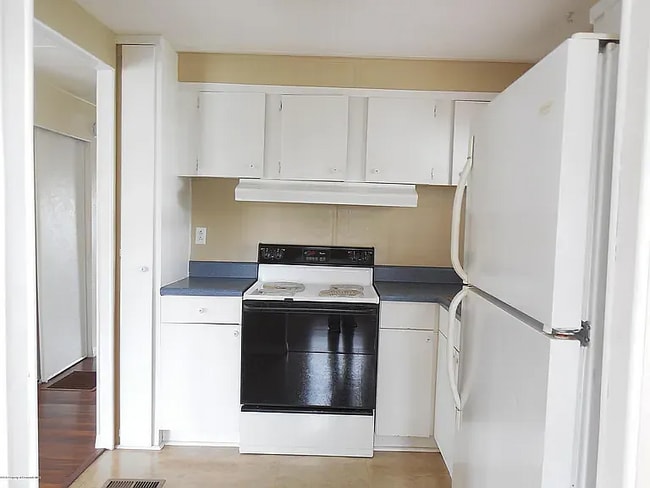 Building Photo - 14324 Montclair Dr