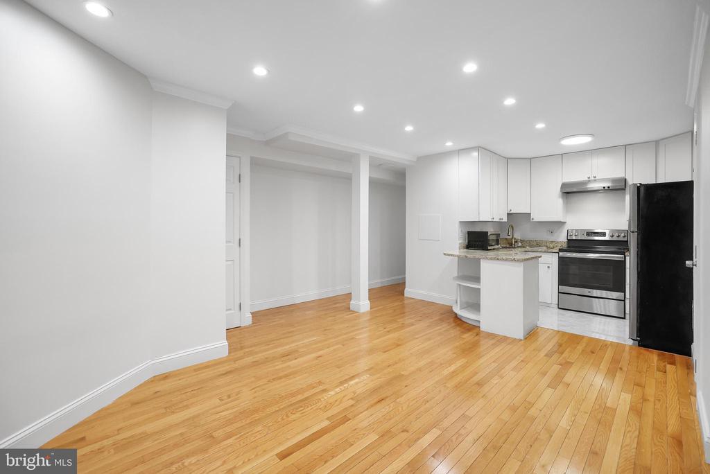 Primary Photo - 1828 California St NW