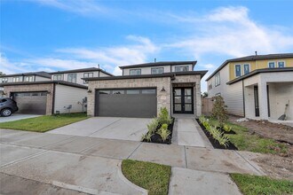 Building Photo - 4320 Avron Dr