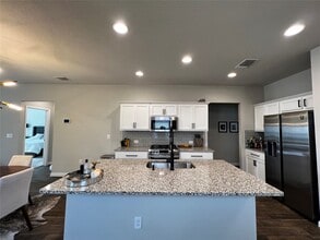 Building Photo - 13906 Levy Ln