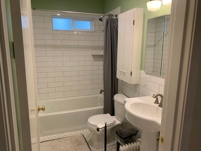 Full downstairs bathroom - 5636 SE Ogden St