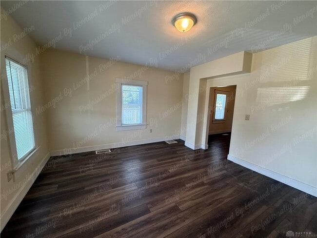 Building Photo - 1835 Hillsdale Ave