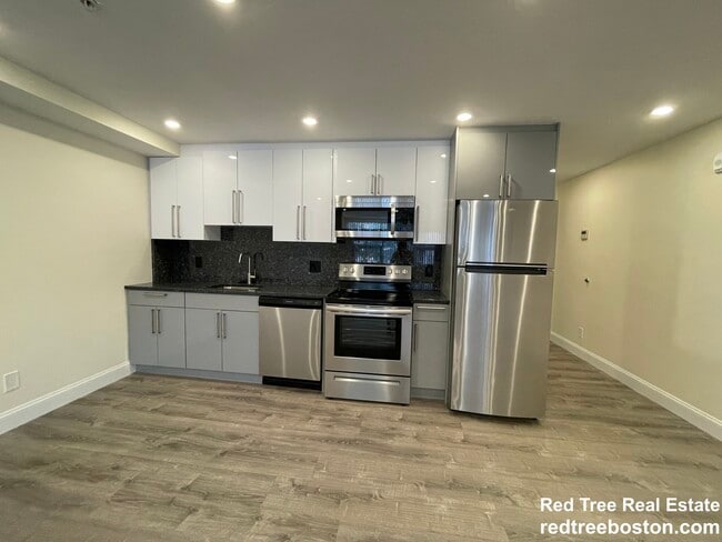 Building Photo - 1028a Commonwealth Ave