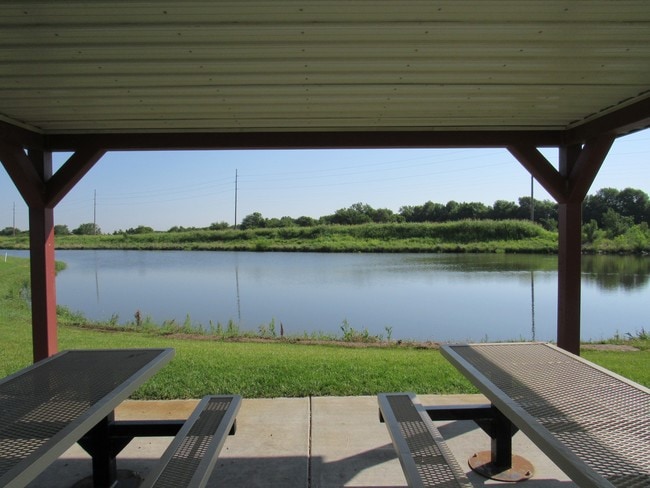 Building Photo - Redbud Twin Homes