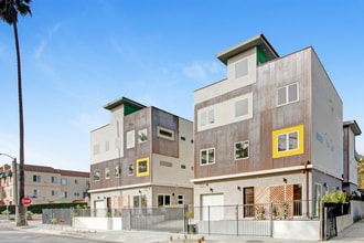 Building Photo - 5407 Huntington Dr