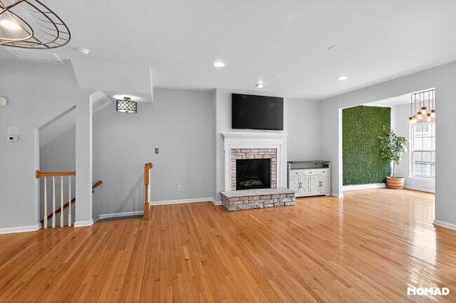 Building Photo - Charming 3BR Townhome in Charlotte