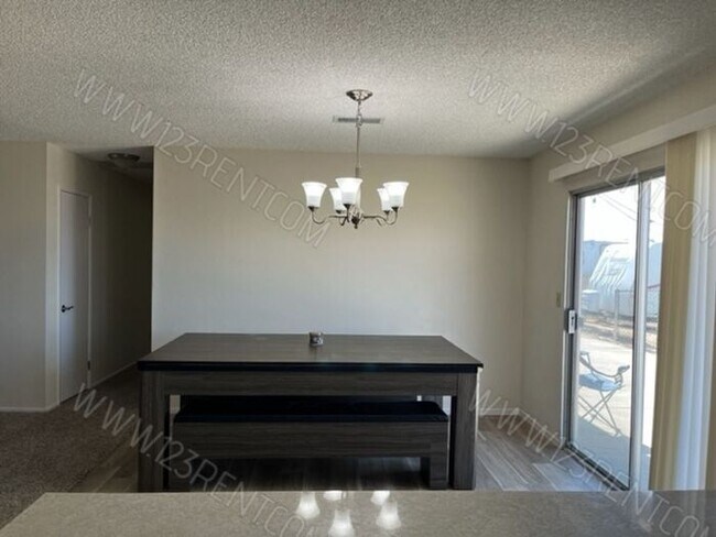 Building Photo - 3BD/2BTH SINGLE STORY HOME IN PEARBLOSSOM