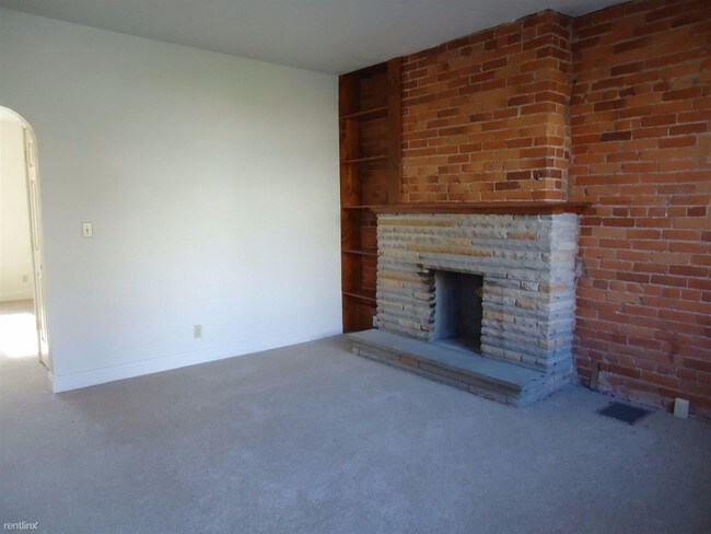 Building Photo - 5450 Wilkins Ave