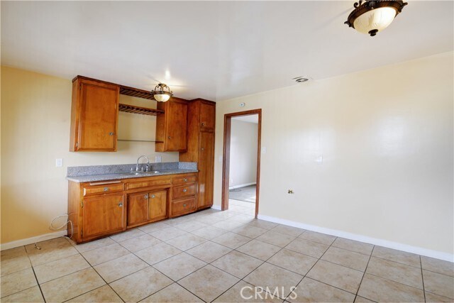 Building Photo - 2813 Independence Ave