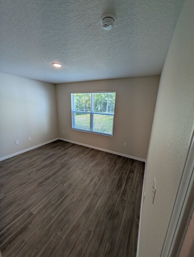 Building Photo - Beautiful 4-Bedroom Home in Jacksonville, FL