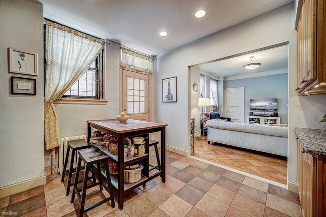 Foto del edificio - 1 br, 1 bath Condo - 250 S 13th St