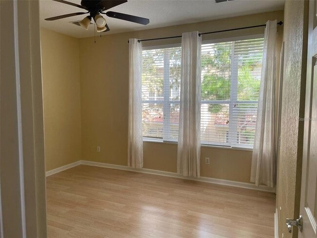 Foto del edificio - 5063 Tideview Cir