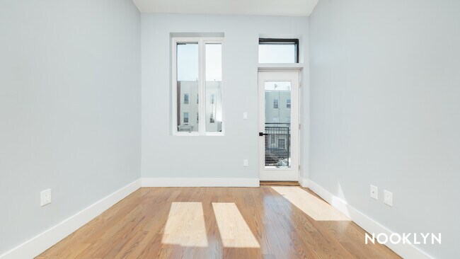 Building Photo - 81 Eldert St