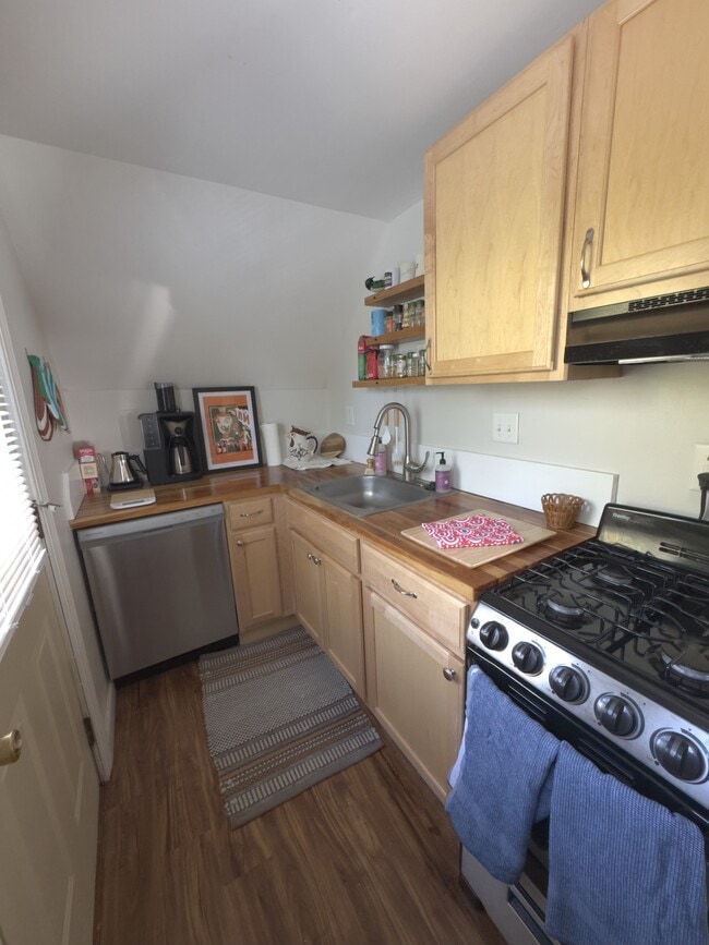 Foto del edificio - 2214 Winnebago St