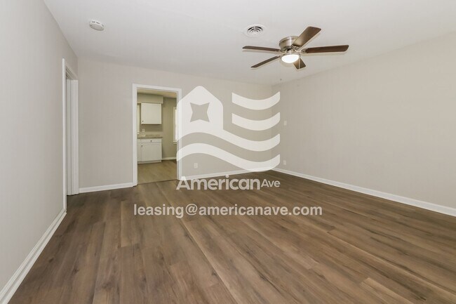 Foto del edificio - 4533 Sentry St