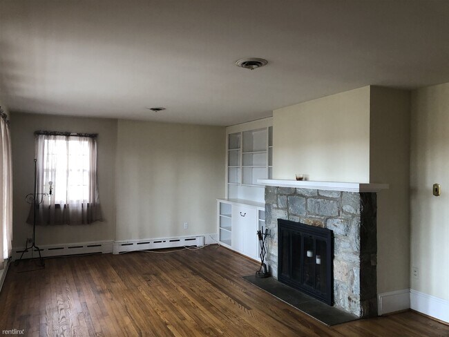Building Photo - 3 br, 1 bath House - 122 Valley View Dr