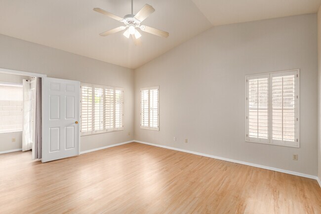 Building Photo - 1561 W Orchid Ln